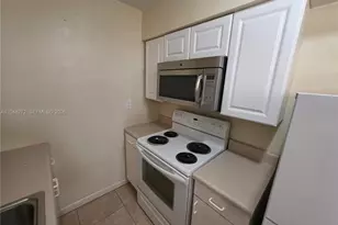 6130 Funston St, Hollywood, FL 33023 - Photo 18