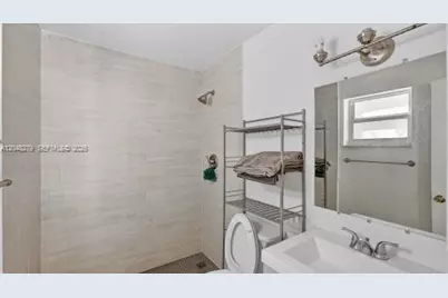 1010 NE 138th St, North Miami, FL 33161 - Photo 14