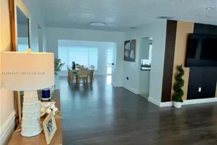9170 NW 24th Pl, Sunrise, FL 33322 - Photo 6