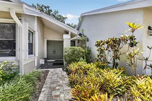 12104 Landing Way, Cooper City, FL 33026 - Photo 2