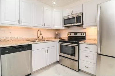 130 Cypress Club Dr #324, Pompano Beach, FL 33060 - Photo 2