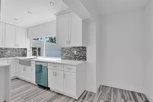 19260 NE 22nd Ave, North Miami Beach, FL 33180 - Photo 52
