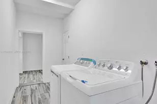 19260 NE 22nd Ave, North Miami Beach, FL 33180 - Photo 54
