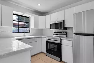 17908 NW 68th Ave, Hialeah, FL 33015 - Photo 12