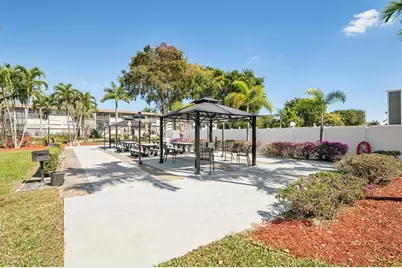 1000 Hillcrest Ct #303, Hollywood, FL 33021 - Photo 18