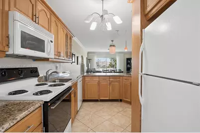 1000 Hillcrest Ct #303, Hollywood, FL 33021 - Photo 4