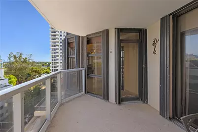 6423 Collins Ave #703, Miami Beach, FL 33141 - Photo 10