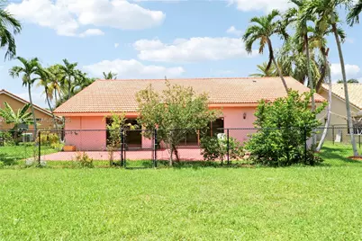 9496 Sun Pointe Dr, Boynton Beach, FL 33437 - Photo 2