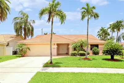 9496 Sun Pointe Dr, Boynton Beach, FL 33437 - Photo 1