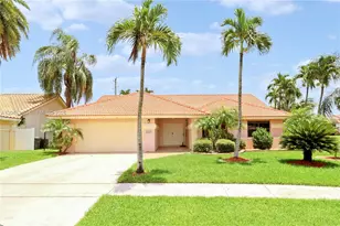 9496 Sun Pointe Dr, Boynton Beach, FL 33437 - Photo 1