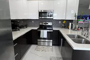 9336 W 34th Ct, Hialeah, FL 33018 - Photo 10