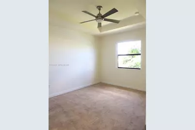 9336 W 34th Ct, Hialeah, FL 33018 - Photo 12
