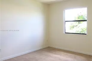 9336 W 34th Ct, Hialeah, FL 33018 - Photo 12