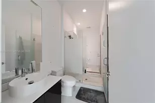 31 SE 6th St, Miami, FL 33131 - Photo 16