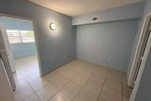 1350 W 53rd St, Hialeah, FL 33012 - Photo 18