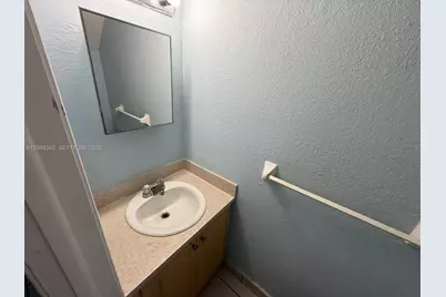 1350 W 53rd St #29, Hialeah, FL 33012 - Photo 8