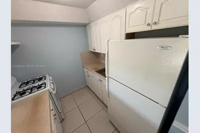 1350 W 53rd St #29, Hialeah, FL 33012 - Photo 4