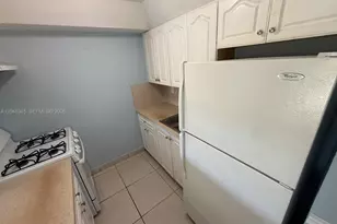 1350 W 53rd St, Hialeah, FL 33012 - Photo 4