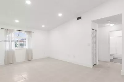6823 W 36th Ave #201, Hialeah, FL 33018 - Photo 6
