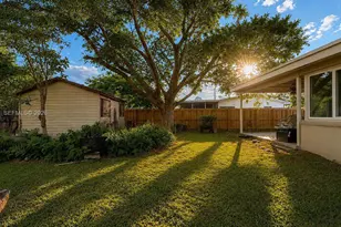 10020 Bahia Dr, Cutler Bay, FL 33189 - Photo 44