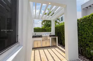 10108 NW 77th St, Doral, FL 33178 - Photo 16