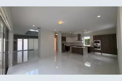 10108 NW 77th St #10108, Doral, FL 33178 - Photo 8