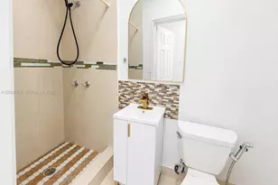 621 E 52nd St, Hialeah, FL 33013 - Photo 6