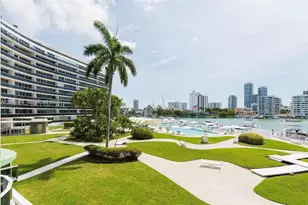 900 Bay Dr, Miami Beach, FL 33141 - Photo 30