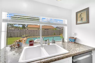2401 NW 110th Ter #2401, Sunrise, FL 33322 - Photo 10