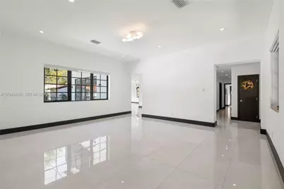 519 Alhambra Cir, Coral Gables, FL 33134 - Photo 10