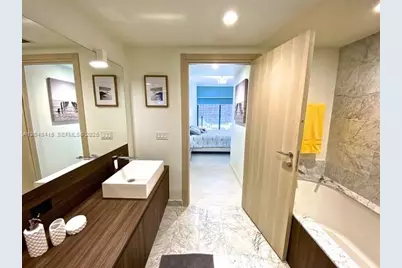 1000 Brickell Plaza #1914, Miami, FL 33131 - Photo 18