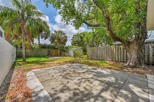 808 SW 12th Ct, Fort Lauderdale, FL 33315 - Photo 32