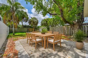 810 SW 12th Ct, Fort Lauderdale, FL 33315 - Photo 18