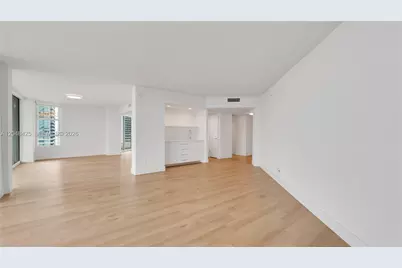 555 NE 34th St #1701, Miami, FL 33137 - Photo 6
