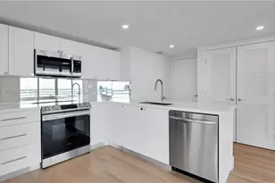 555 NE 34th St, Miami, FL 33137 - Photo 16