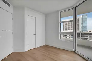 555 NE 34th St, Miami, FL 33137 - Photo 36