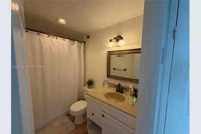 400 Kings Point Dr #1522, Sunny Isles Beach, FL 33160 - Photo 6