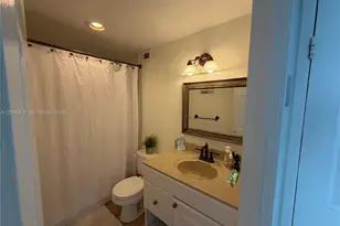 400 Kings Point Dr, Sunny Isles Beach, FL 33160 - Photo 6