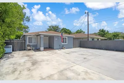 751 NW 70th St, Miami, FL 33150 - Photo 2