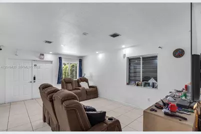 751 NW 70th St, Miami, FL 33150 - Photo 6