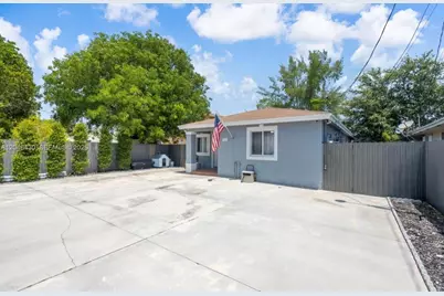 751 NW 70th St, Miami, FL 33150 - Photo 4