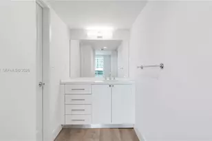 555 NE 34th St, Miami, FL 33137 - Photo 20