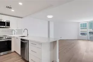555 NE 34th St, Miami, FL 33137 - Photo 8