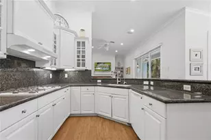 12200 NW 21st Ct, Plantation, FL 33323 - Photo 10