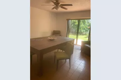 430 SE 5th St, Hialeah, FL 33010 - Photo 10
