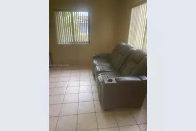 430 SE 5th St, Hialeah, FL 33010 - Photo 6