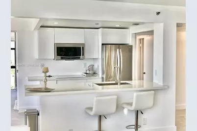 2555 Collins Ave #PH214, Miami Beach, FL 33140 - Photo 4