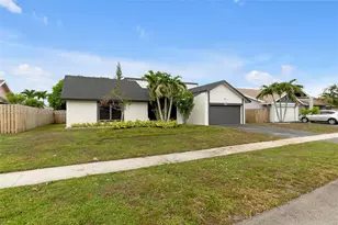 7428 NW 49th Ct, Lauderhill, FL 33319 - Photo 4