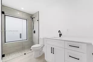 7428 NW 49th Ct, Lauderhill, FL 33319 - Photo 14