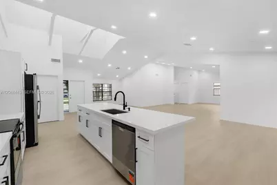 7428 NW 49th Ct, Lauderhill, FL 33319 - Photo 10